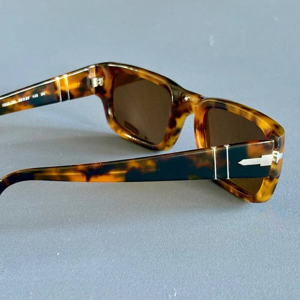 Persol Adrien  Havana Tortoise Sunglasses | Brown PO3347S | Italy | 1210/33